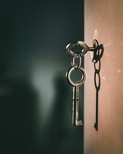 DSI Locks & Keys... Cerrajero Experto en Soluciones de Seguridad